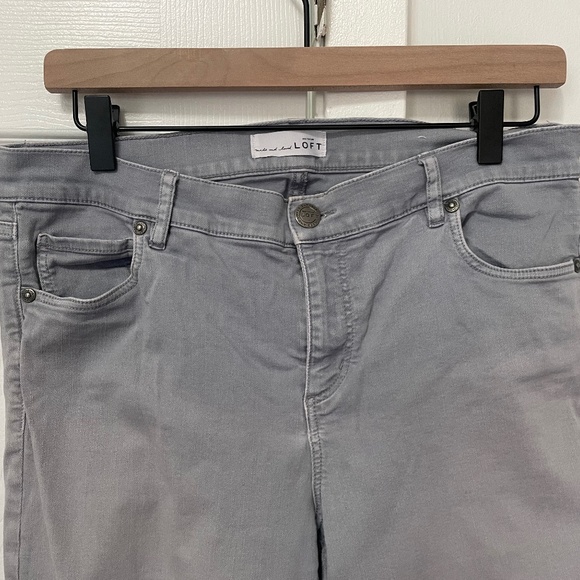 Light gray skinny ankle pants - Picture 1 of 3